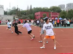 虎扑篮球-田径季后赛上演强强对话，皖南貔貅队读秒扳平胶东灰熊队，团队配合流畅；外援联手发威的简单介绍