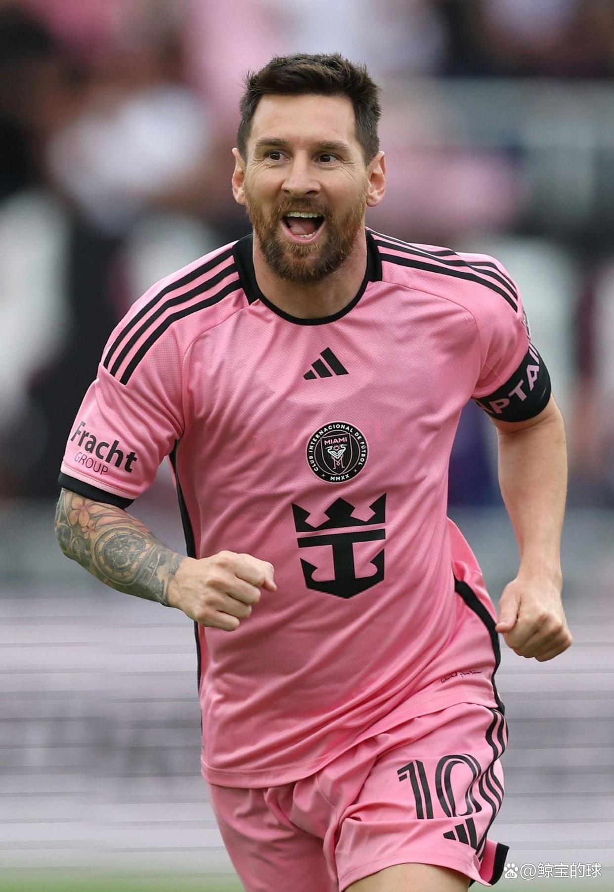 虎扑篮球-关于梅西迎来十五赛季出色发挥，利物浦观众热烈欢呼！观众掌声雷动的信息