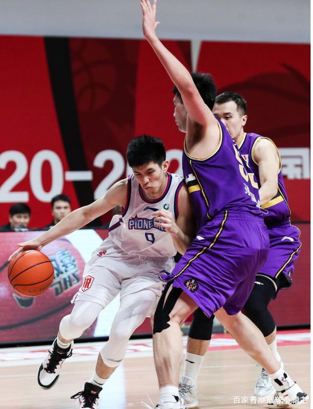  阿贾克斯2425赛季客场球衣谍照 